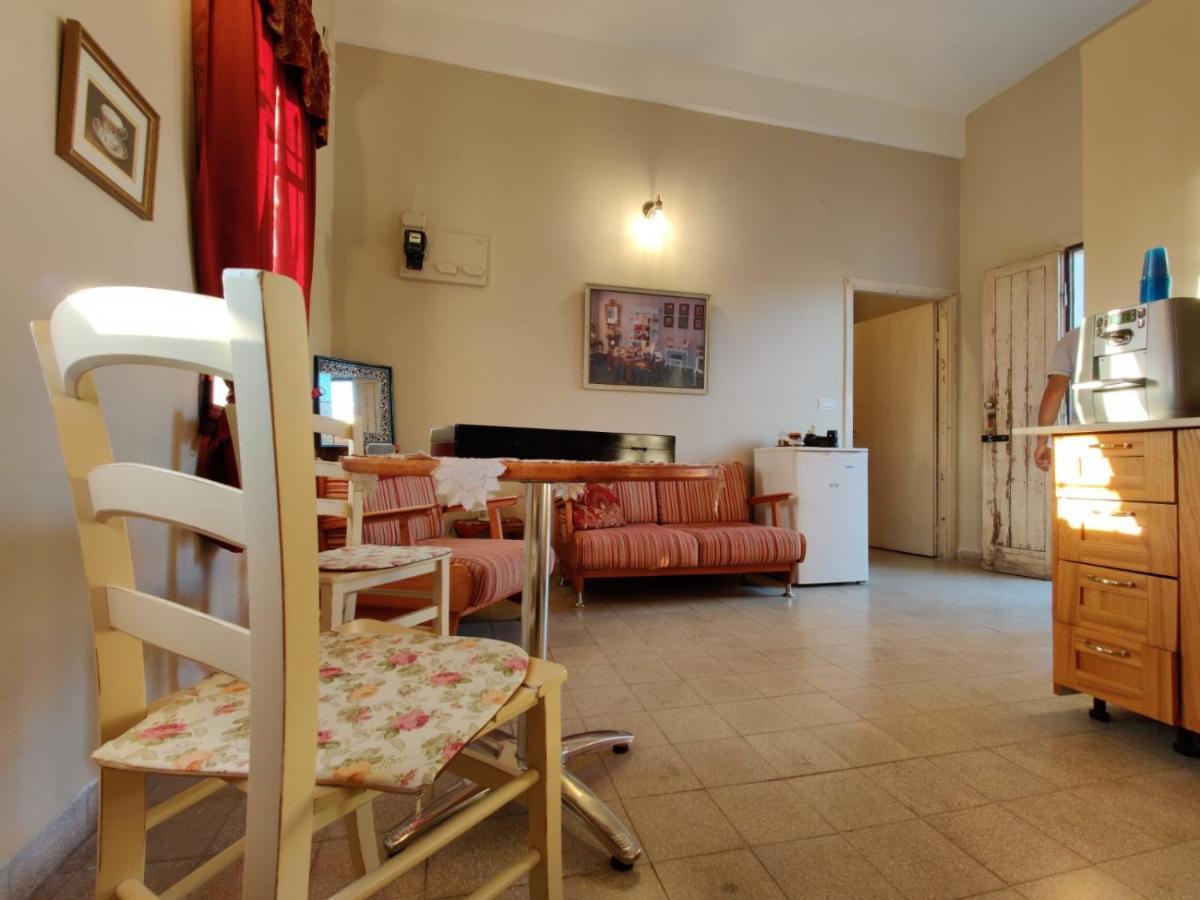 Mi'Ilya Chocolate House Guest House Екстер'єр фото